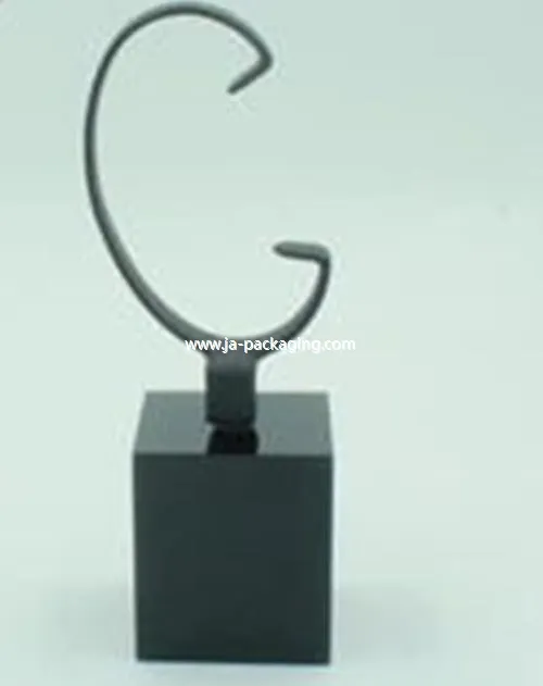 Svartur gúmmíhorni C-hringur